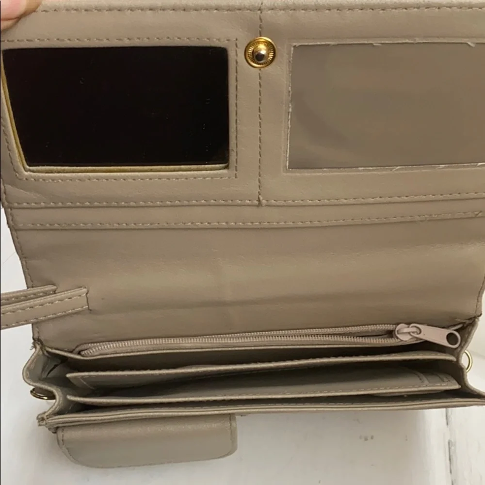 Buxton beige leather